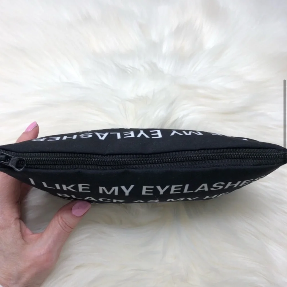 NEW Macy’s Graphic Makeup Cosmetics Pouch Bag Case Top Zipper Padded Black White